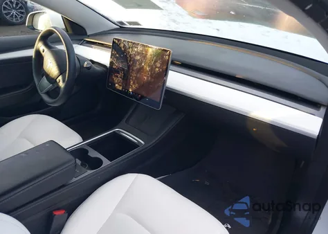 2021 Tesla Model 3 Long Range Dual Motor All-Wheel Drive z USA, uszkodzony, nr VIN 5YJ3E1EB4MF054990